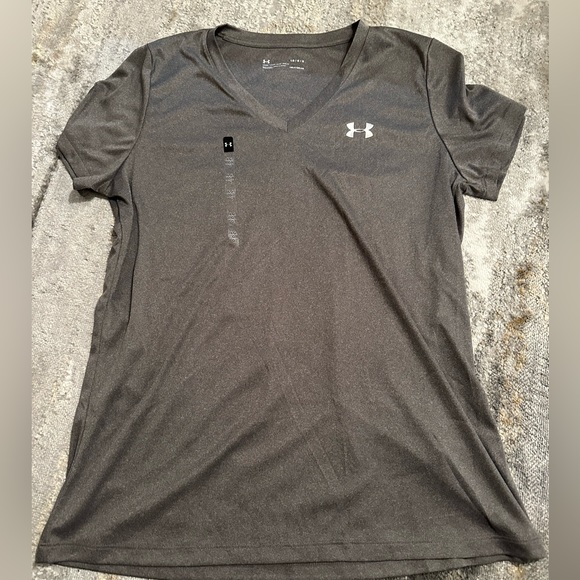 Under Armour Tops - Womens Under Armour Tee